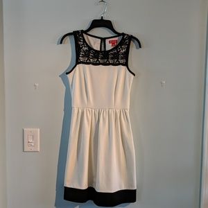 Sleeveless dress